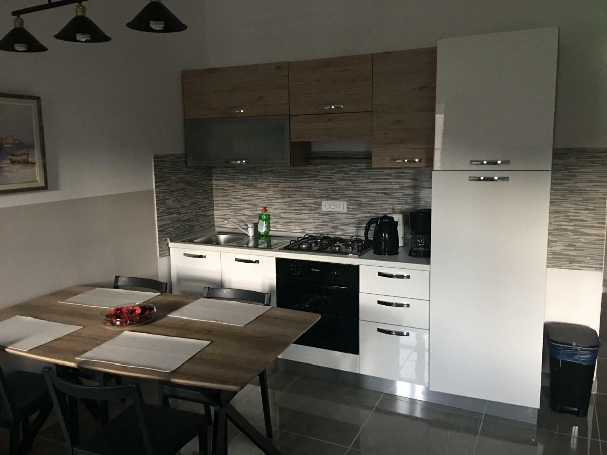 Апартаменты Studio Apartman Dado Бале Экстерьер фото