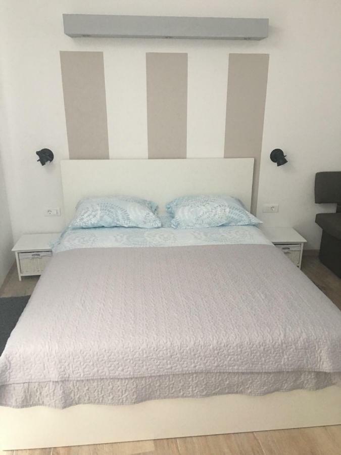 Апартаменты Studio Apartman Dado Бале Экстерьер фото