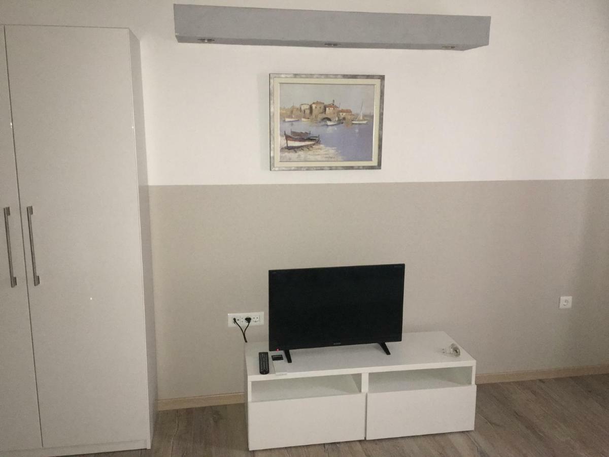 Апартаменты Studio Apartman Dado Бале Экстерьер фото
