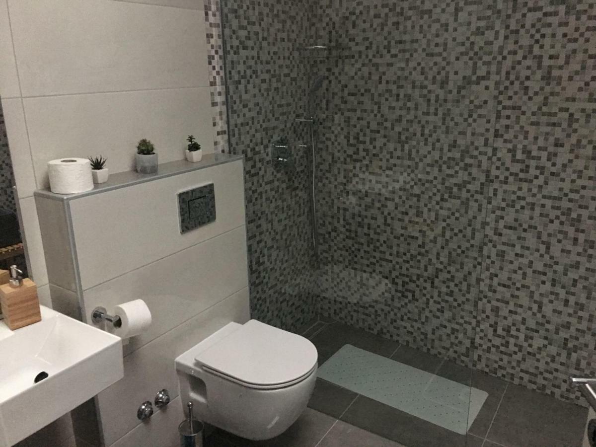 Апартаменты Studio Apartman Dado Бале Экстерьер фото