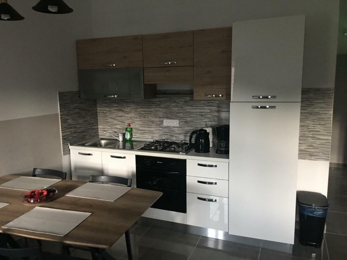 Апартаменты Studio Apartman Dado Бале Экстерьер фото